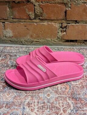 Like New! Kauai Pink Pool Slide Sandals